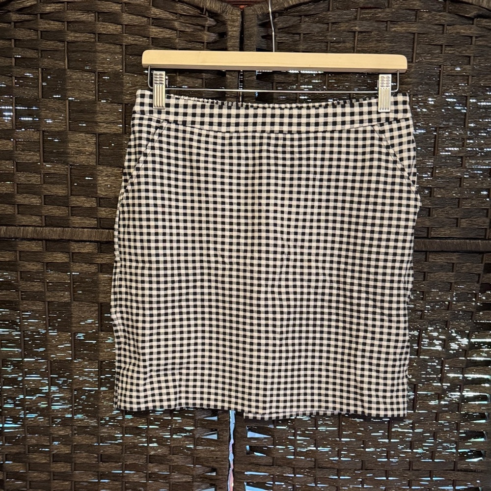 Classic Black and White Checkered Skirt Medium
